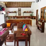 Villa Poppy